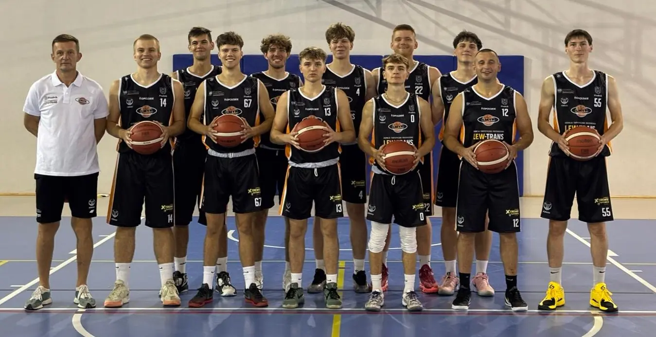 Drużyna U19 MKS Smyk Prudnik - stroje meczowe