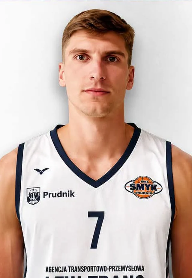 Szymon Pietrzak - trener U11 i U12 oraz zawodnik drużyny II ligi MKS Smyk Prudnik